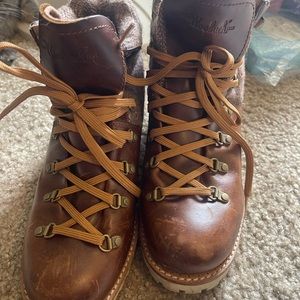 Wool rich boots size 10